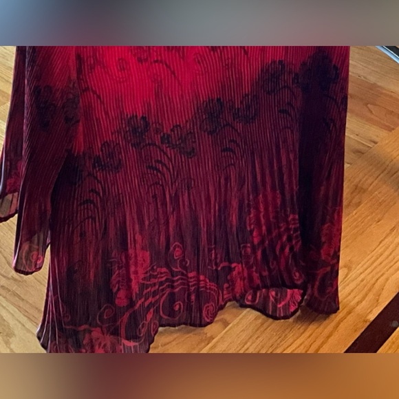 Top - Picture 2 of 4